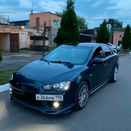 Подиум номера "EVO" №1 (прямой, гладкий, дорестайлинг) для Mitsubishi Lancer 10 (2007-2010) купить недорого с доставкой в Убинское