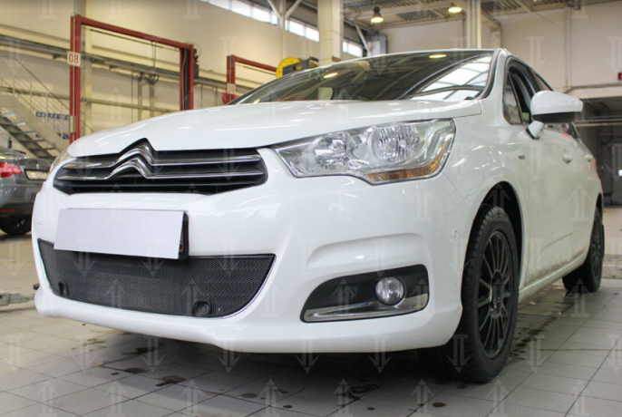 Защита радиатора "Standart" Citroen C4 (2010-2015) под парктроник, чёрная купить недорого с доставкой в Убинское