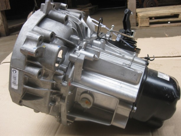Механическая коробка переключения передач (МКПП 5-ст.) Renault JR5-514, двигатель К4М  1.6 16V, новая, оригинал 320106193R 8200934990 купить недорого с доставкой в Убинское
