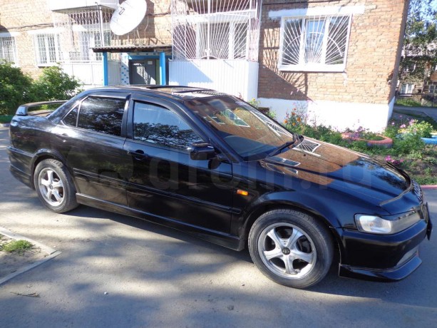 Накладки на пороги "Euro-R" Honda Accord/Torneo (Кузова CF3, CF4, CF5) купить недорого с доставкой в Убинское